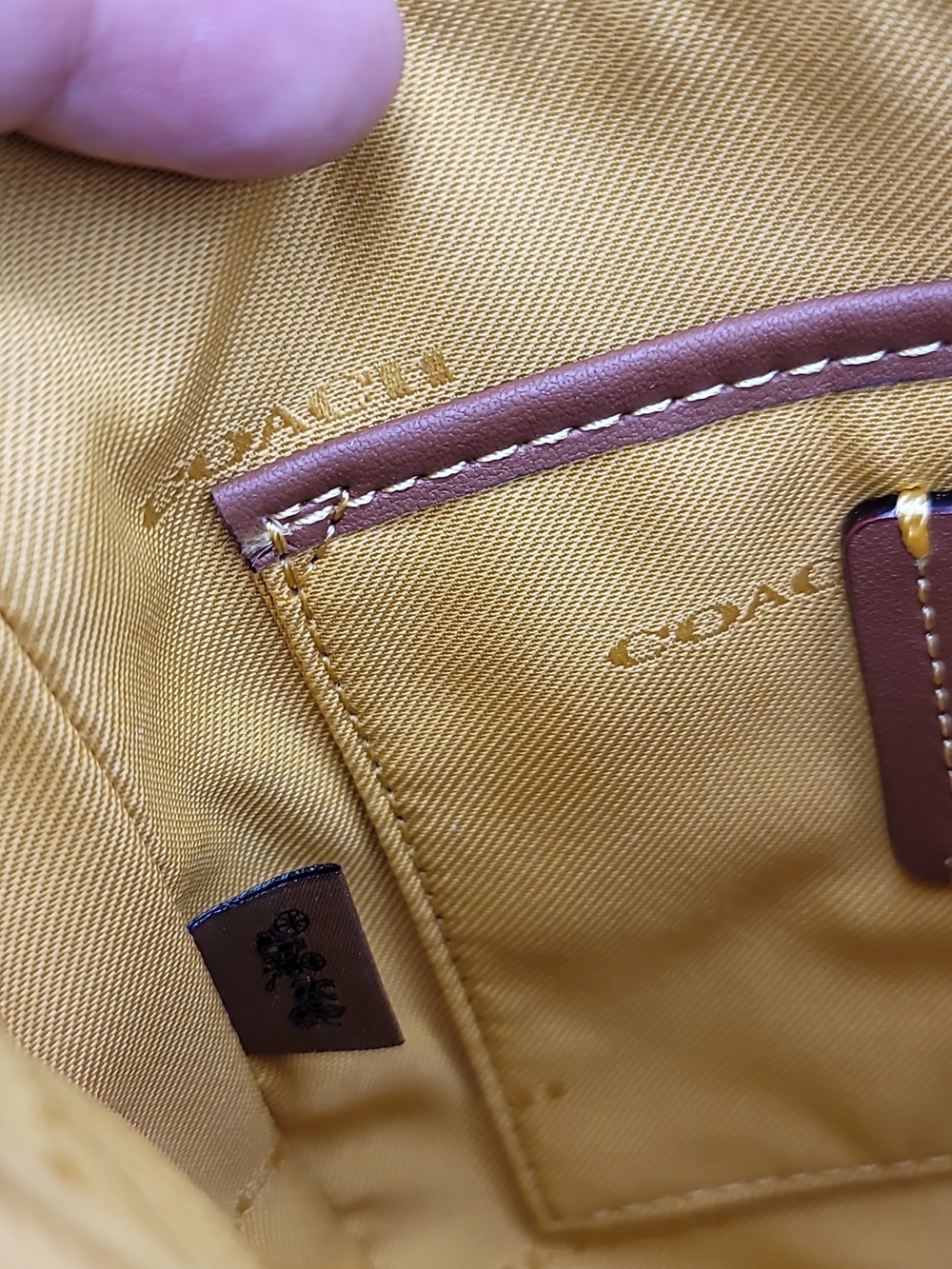 COACH Pebble Leather Chaise Crossbody 19 Bag ~ Style CC390 Flax Color Like New - Picture 16 of 16
